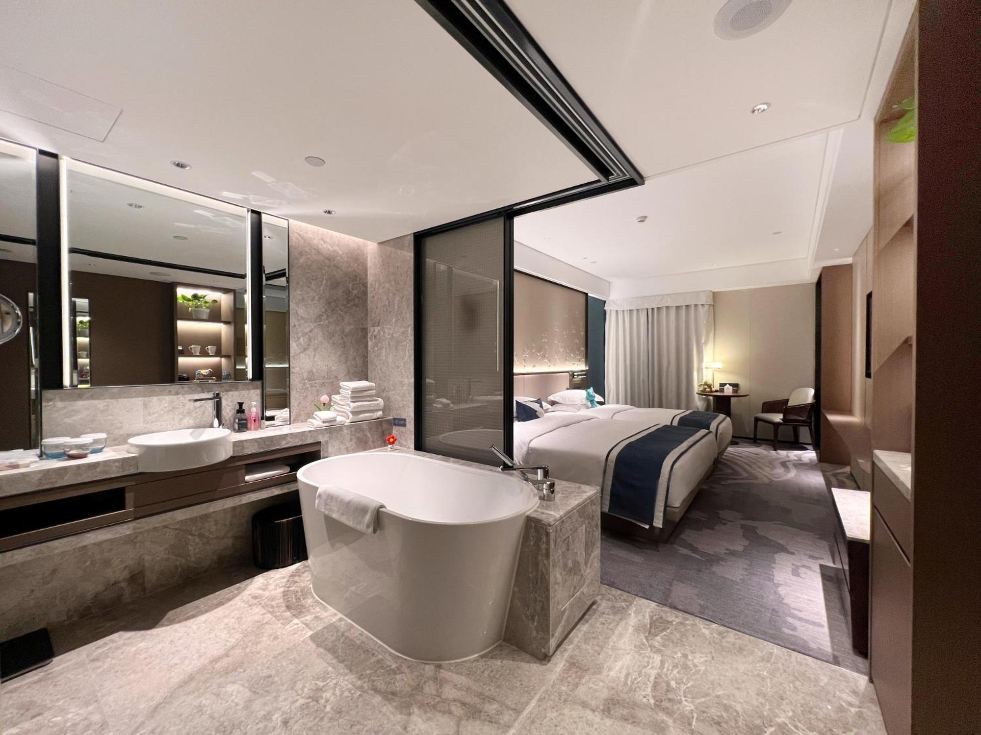 Beijing Guangxi Hotel Bagian luar foto